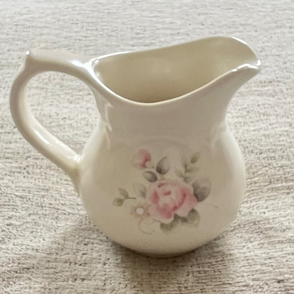 Pfaltzgraff Tea Rose Creamer Pitcher Vintage USA Stoneware Pink Floral
